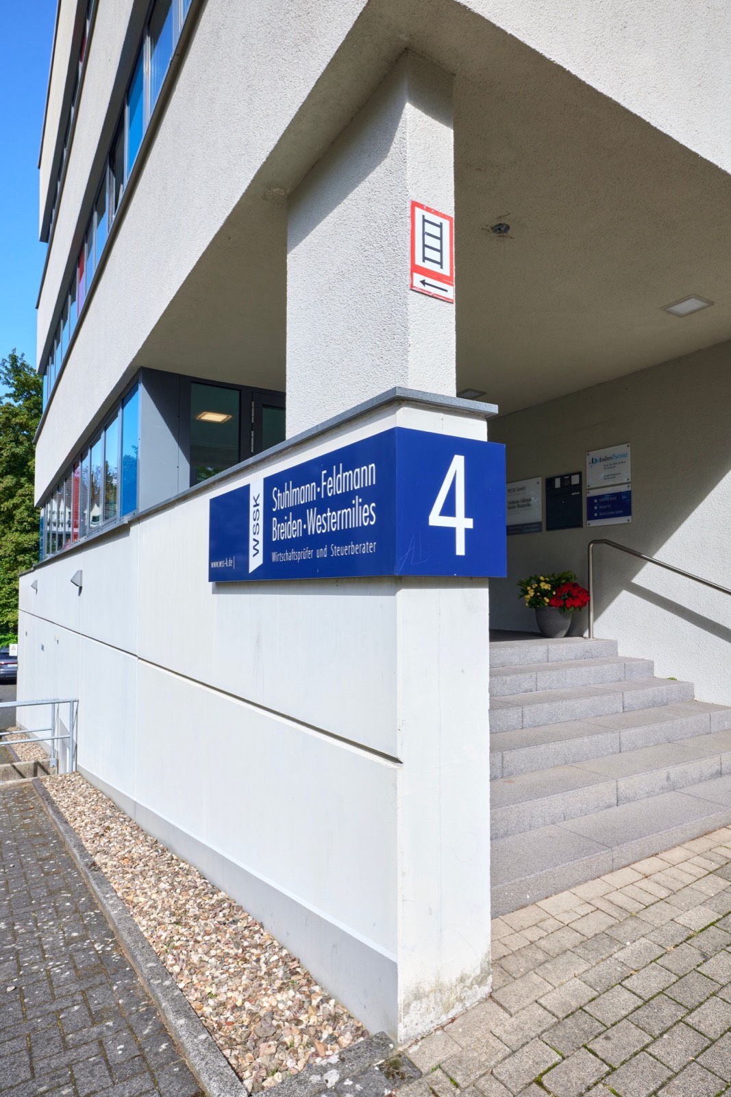 Eingang der Kanzlei in der Weinsbergtalstraße 4